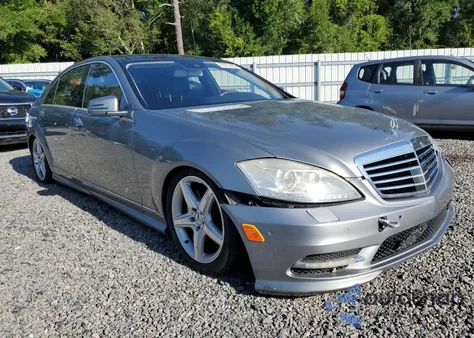 2013 Mercedes-Benz S 550 4Matic z USA, uszkodzony, nr VIN WDDNG9EB8DA529640